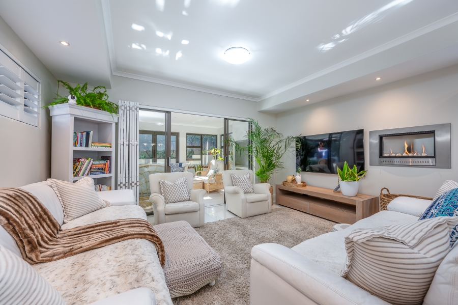 3 Bedroom Property for Sale in Kelderhof Country Village Western Cape